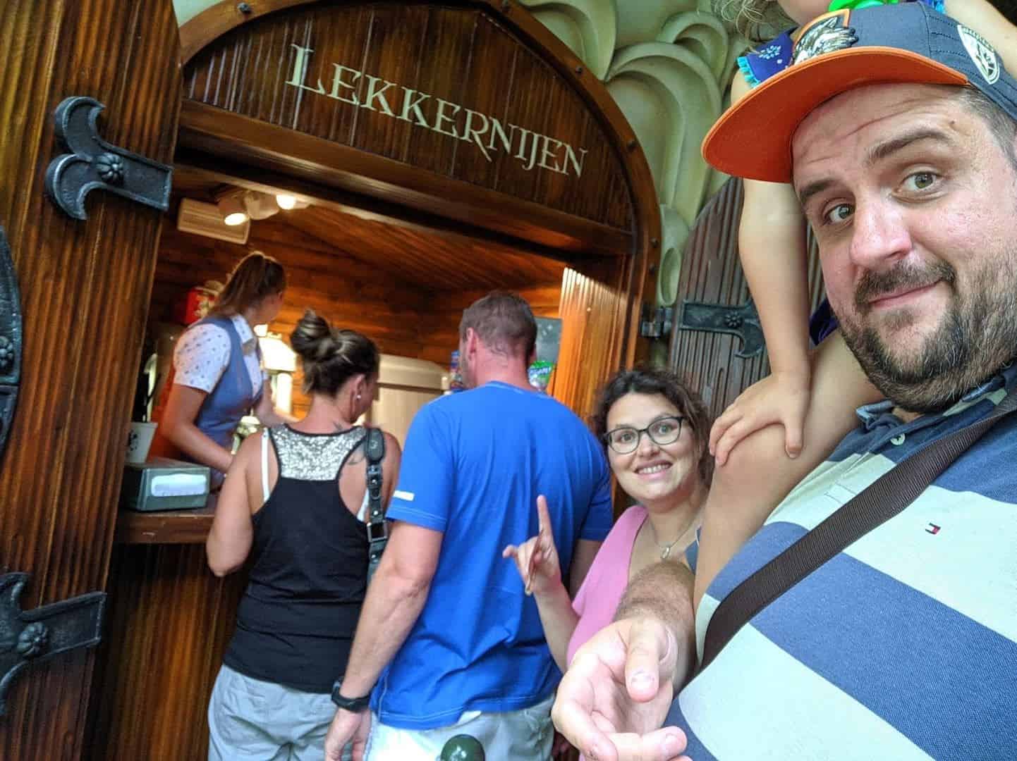 Efteling - Des magasins de bonbons se trouvent dans les files d'attentes !