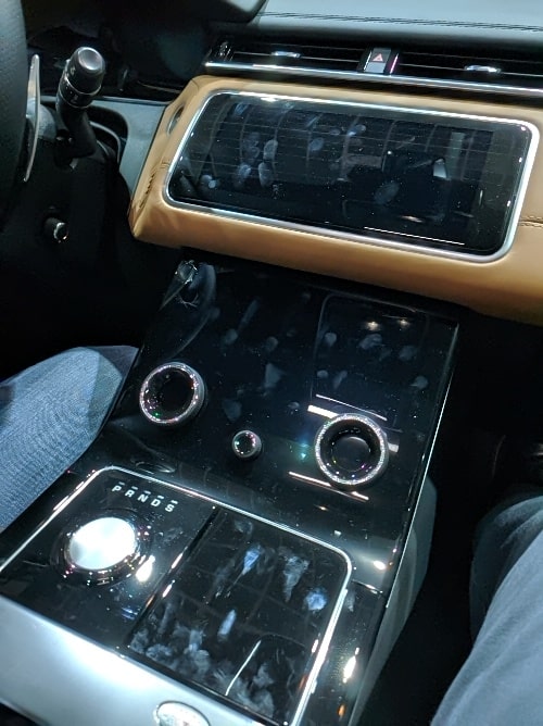 Les plastiques brillants pour système tactile sont juste affreux. Vous en pensez quoi?