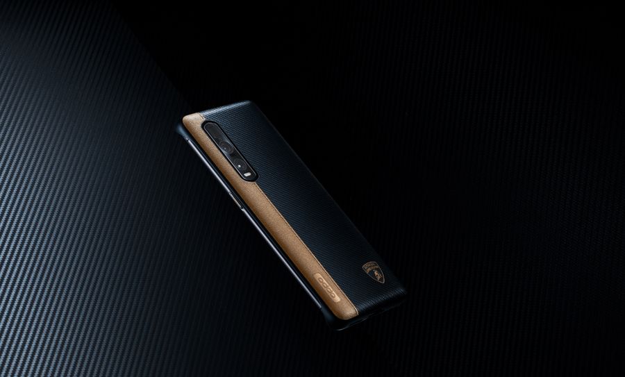 Pour 1999€, le téléphone dispose même d'une version Lamborghini