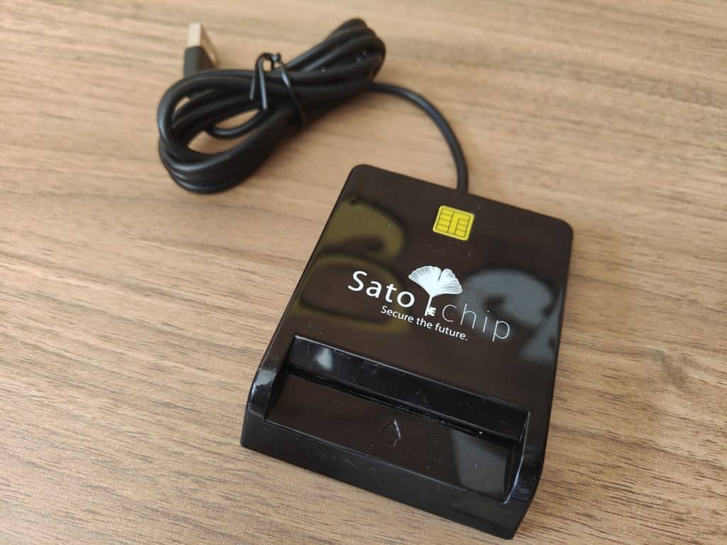 Le lecteur de carte du kit de base est standard (comme pour la carte d'identité ou autre)