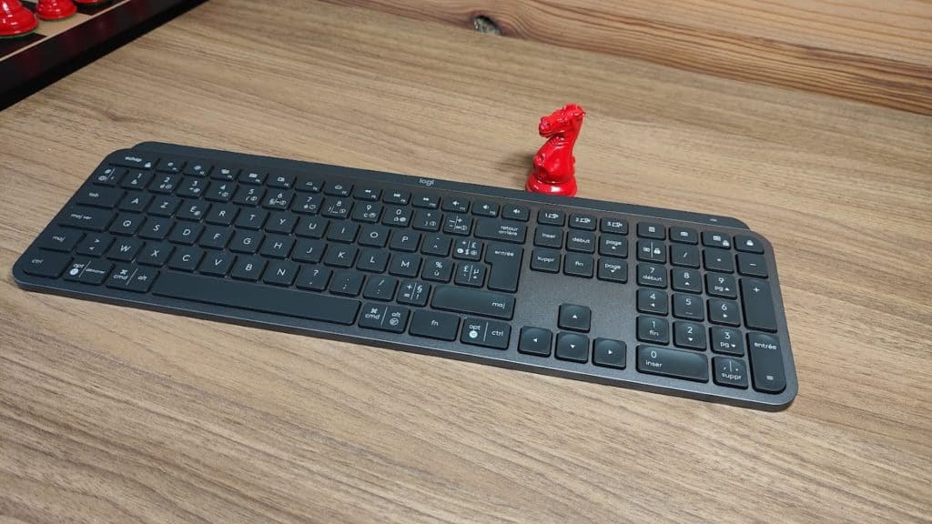 Logitech MX Keys Plus - le clavier est complet : pour les accrocs du pavé numérique