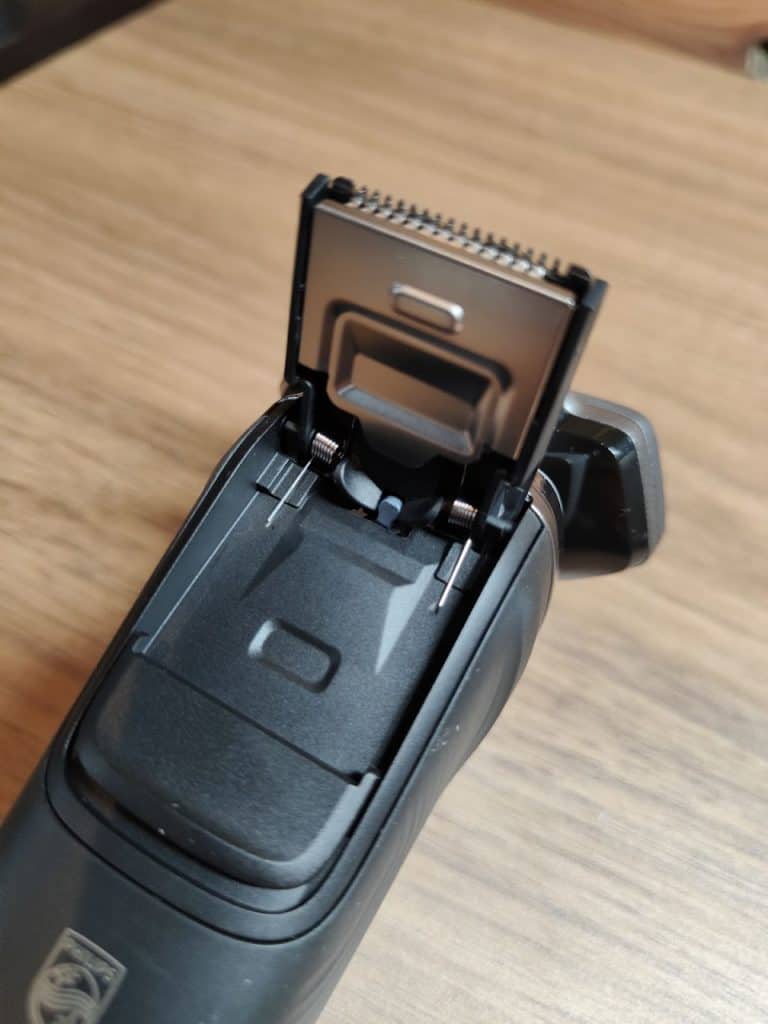 Philips Series 9000 - la tondeuse derrière pour les contours