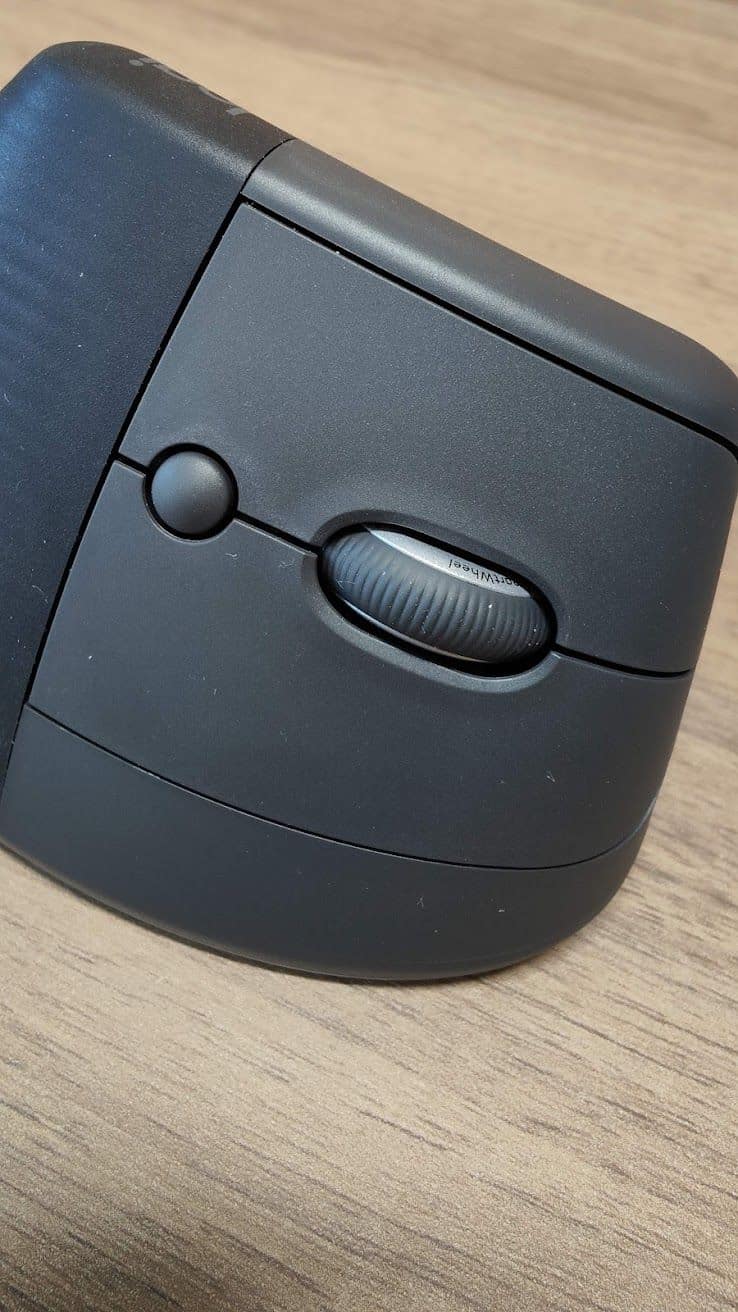 Logitech Lift Souris Verticale - la smart wheel est incroyable