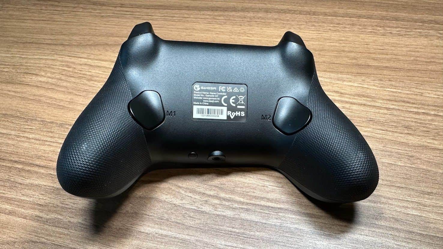 Gamesir G7 possède des boutons supplémentaires à l'arrière